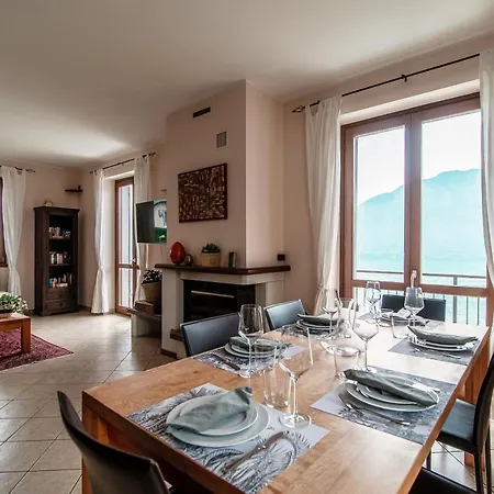 Apartmán Degli Angeli - By Myhomeincomo *