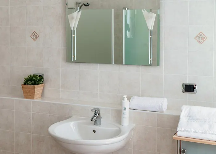 Lägenhet Degli Angeli - By Myhomeincomo *